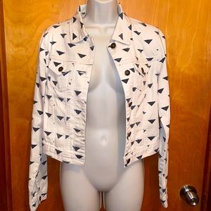 NWOT F21 JEAN JACKET SZ SMALL